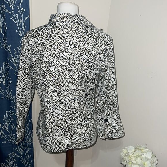 Foxcroft Wrinkle-Free Leopard Cheetah Animal Print Button Front Flare Sleeve Top - Picture 4 of 8